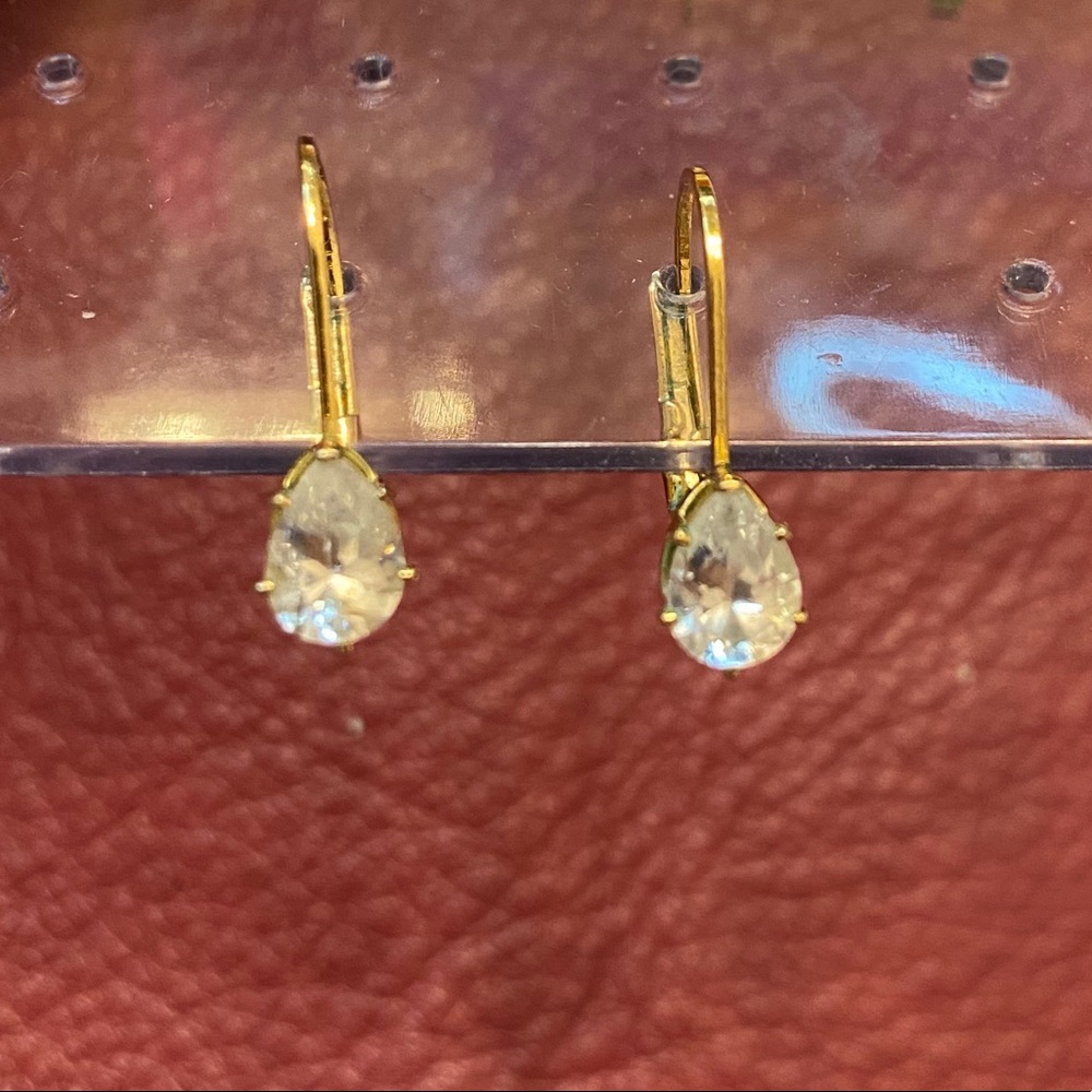 Pear shaped white faceted stone drop earrings